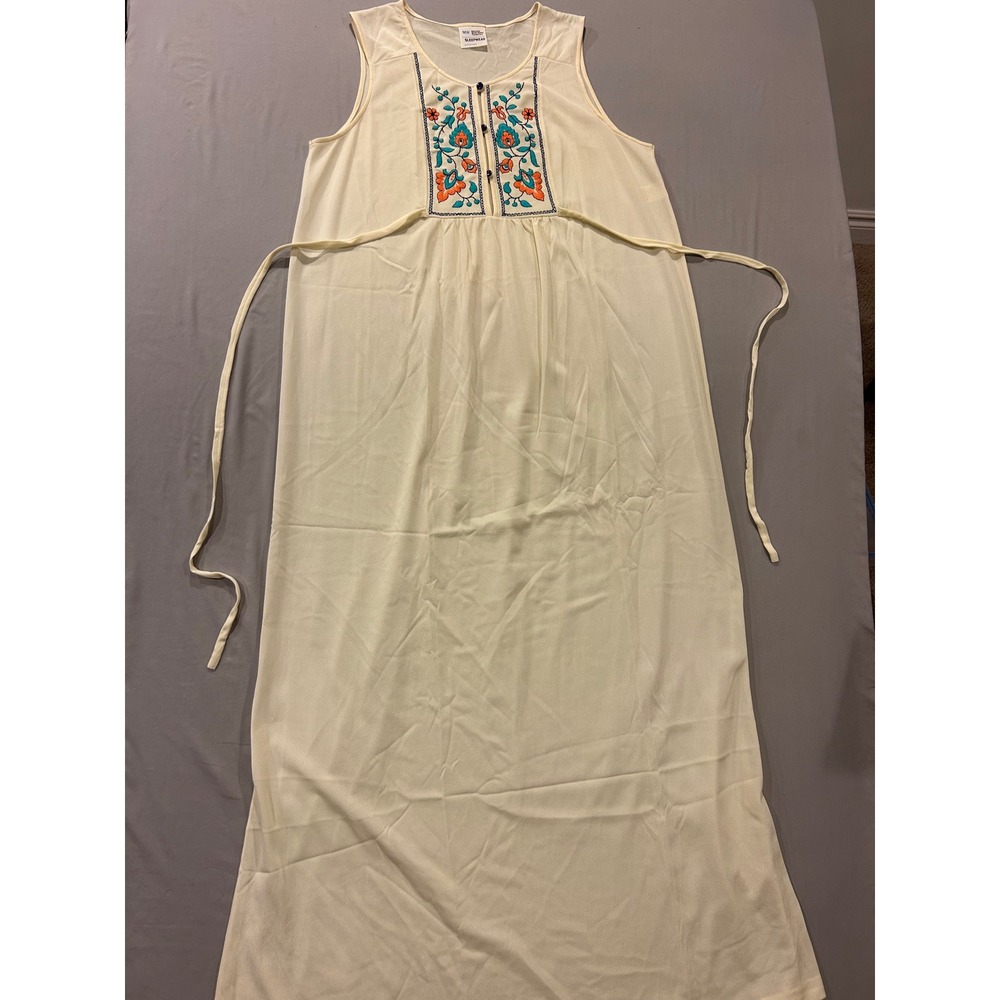 Vintage JCPenney Embroidered Floral Nightgown Cream Sleeveless Maxi ILGWU USA